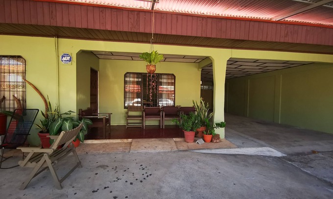 Canas Appartement | Central apartments 1 hour from the beaches of Guanacaste, volcanoes, parks.