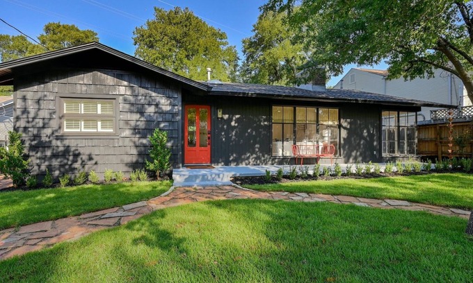 Old West Austin Maison | Central Austin home located minutes to UT & downtown