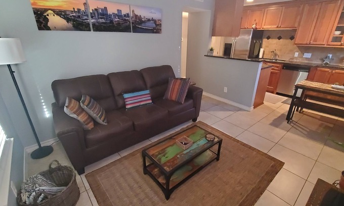 Hyde Park Copropriété | Central Austin - Hyde Park 1 Bed/Bath Pool WIFI Laundry. Ideal long term stay.