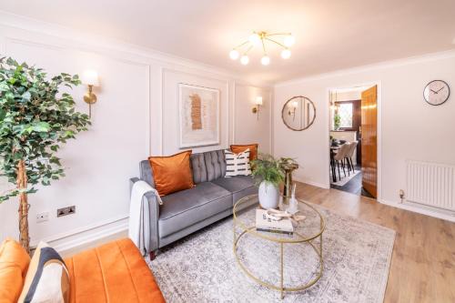 Acocks Green Maison | Central Birmingham Luxury House, Sleeps 6 people - 10 mins from Solihull NEC, JLR, BHX Airport, Resorts World