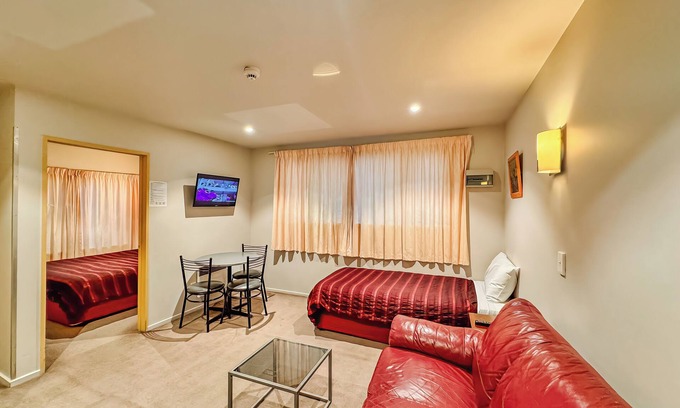 Christchurch City Centre Cabine | Central Christchurch One Bedroom Twin Unit with Full Kitchen