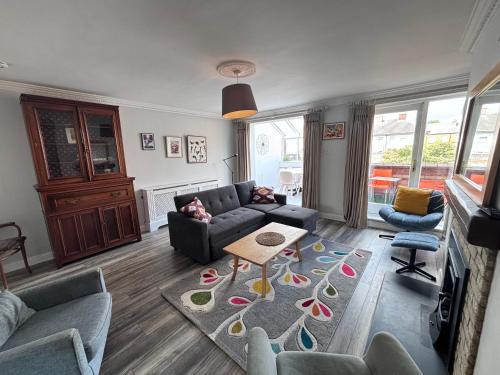 Broadstone Appartement | Central, comfortable and spacious 4 bed duplex