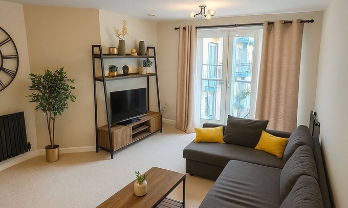 Hatfield Appartement | Central Hatfield | Free Parking | Sleeps up to 4 | With Balcony