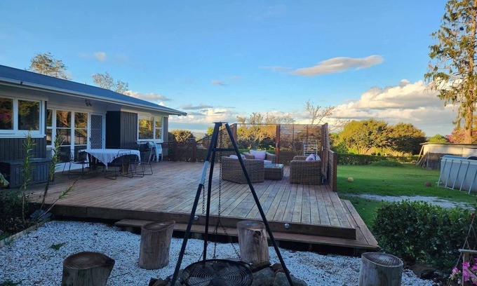 Kerikeri Maison | Central Kerikeri home. Gym, sauna, firepit,1 Acre.