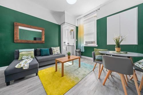 Kirkintilloch Appartement | Central Kirkintilloch 2 Bed App