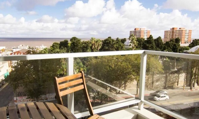 Barrio Sur Appartement | Central, light apartment with a great view MVD, up to 6 guests; inside garage