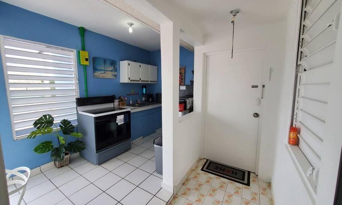 Santurce Appartement | Central location apartment with WiFI + AC