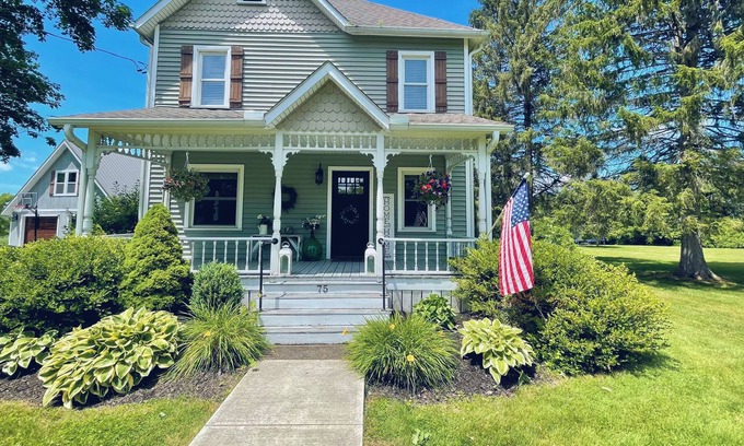 Elmira Maison | Central Location - HOT TUB, close to lakes, wineries, Corning, Watkins Glen