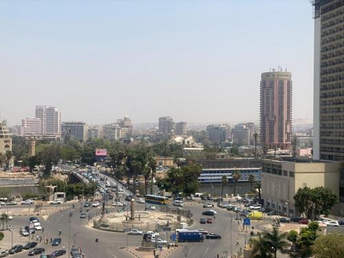 Al Duqqi Appartement | Central luxurious apartment with amazing Nile view