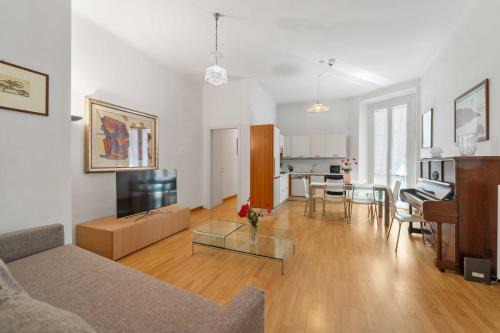Abbadesse Appartement | Central Milan Apartment - 10 min Duomo