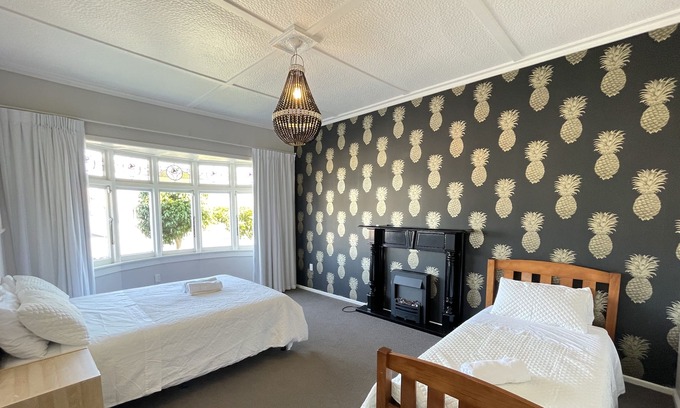 Petone Maison | Central Petone, 5 minutes walk to the beach