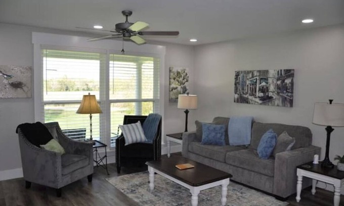 Lebanon Maison | Central Retreat D, NEW, Close to Everything!