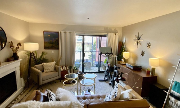 Northwest Portland Copropriété | Central Riverfront 1 bedroom condo with a view!