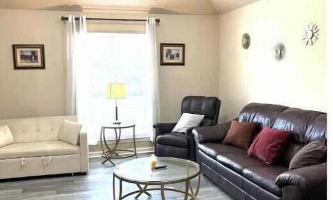 Gonzales Maison | Central Spacious convenient I-10