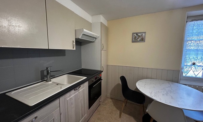La Roche-Posay Appartement | T2 central à La Roche-Posay, 4 pers, WIFI, proche des Thermes