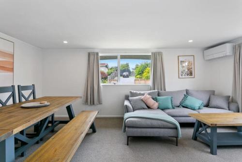 Richmond Heights Maison | Central Taupo Pet Friendly Retreat With Heat Pumps and Garden