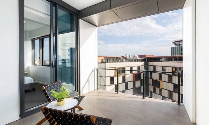 South Brisbane Appartement | Central Unit w/ Modern Design, Close to Everything