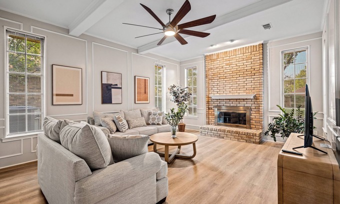 Richardson Maison | Central Updated 4 beds 3 baths