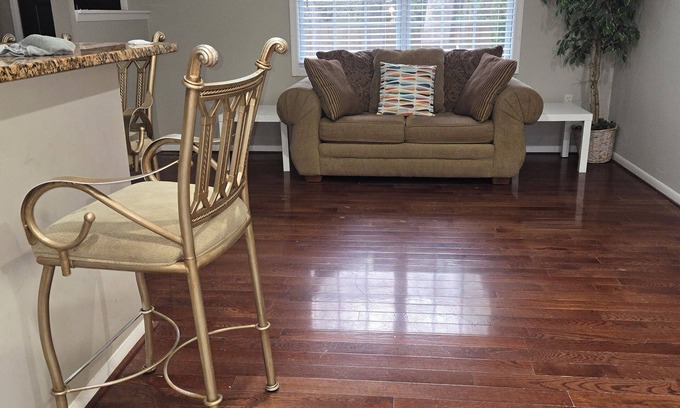Friendly Maison | Centrally located charming 3-bedroom house with WiFi and AC in Fort Washington