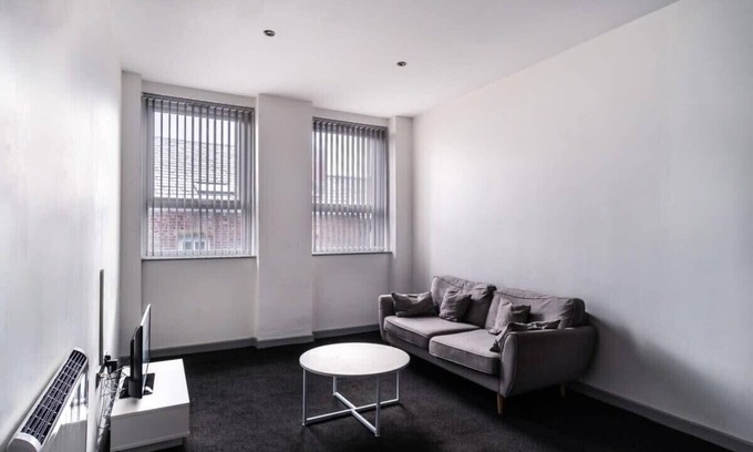 Blackburn Appartement | Centrally Located 1 Bed Blackburn Apartment