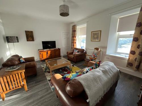 Wick Appartement | Centrally located 2 bed modern flat with harbour views