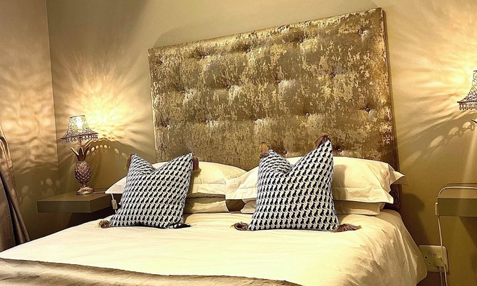 Trawal Appartement | Centrally Located and Within Walking Distance to Everything