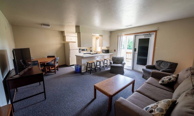 Plymouth Appartement | Peaceful apartments centrally located to many attractions in Sheboygan County.
