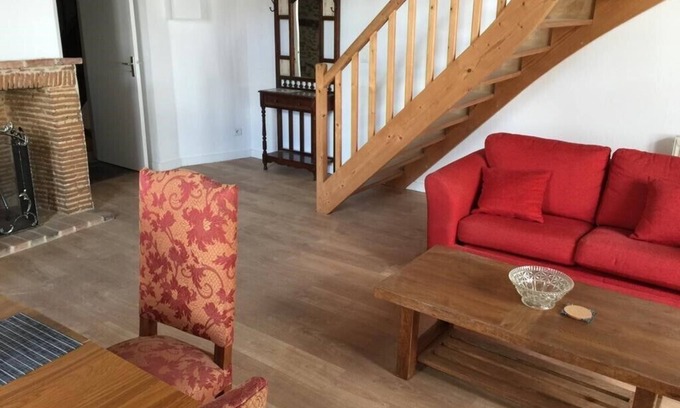 Chalus Appartement | Centrally located apartment in one of the oldest buildings in Chalus.