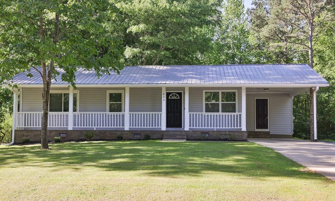 Oxford Maison | Centrally located, freshly updated home in Oxford