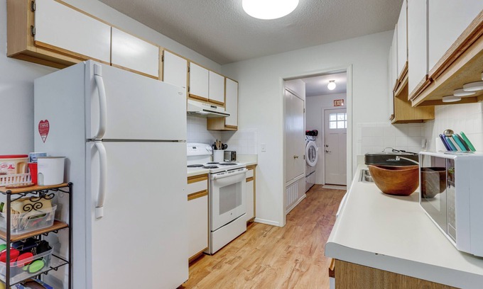 Johnson Appartement | Centrally Located in Nwa; Walk to Wrights Bbq!