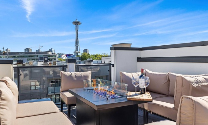 Lower Queen Anne Maison | Centrally located, modern Seattle townhome breathtaking SpaceNeedle views!