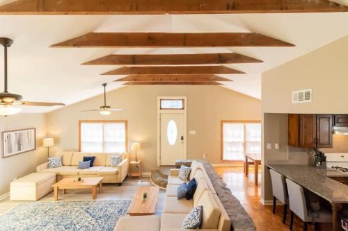 Columbus Maison | Centrally Located - The Delightful Doubles - Unit C