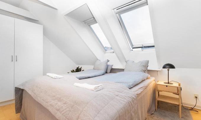 Midtbyen Appartement | Centralt Byliv - 2 Soveværelser med plads til 6