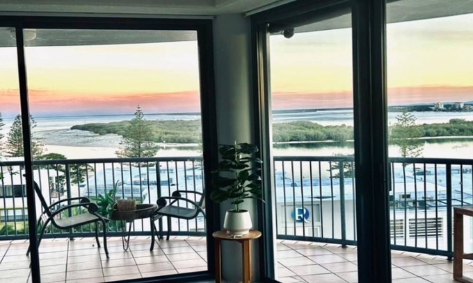 Moreton Bay Region Appartement | Centrepoint Unit 36, Amazing ocean views over the Pumicestone Passage