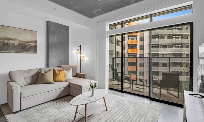 Evans Churchill Appartement | Centric 1BR In HEART of DTPHX Free Garage Parking