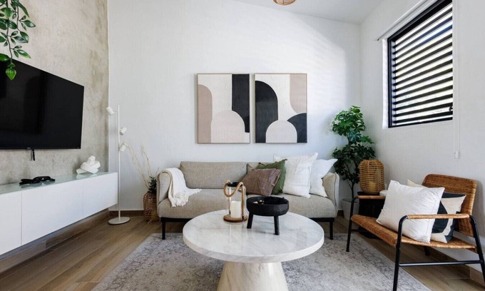 Eleanor Roosevelt Maison | Centric Boho Haven in Hato Rey | Unit 2