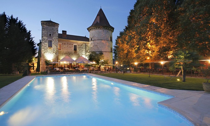 Vignieu Hôtel | Château Chapeau Cornu