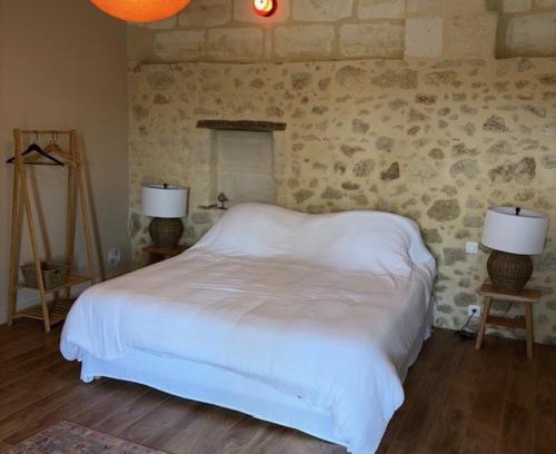 Verac Lit Et Petit-Déjeuner | Château Clos des Maurins