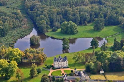 La Fontaine-Saint-Martin Maison | Château du Maurier