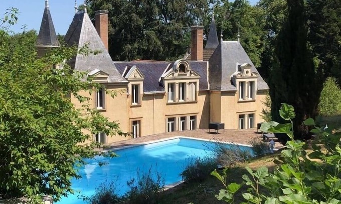 Villeneuve-de-Marc Lit Et Petit-Déjeuner | Château de Bonnevaux