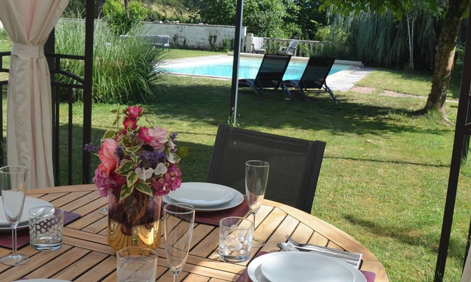 Cusset Maison | Château de Champagnat, pool, park, hot tub, for 10 guests, WiFi, A/C