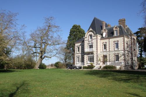 Trie-Chateau Lit Et Petit-Déjeuner | Château de la Folie