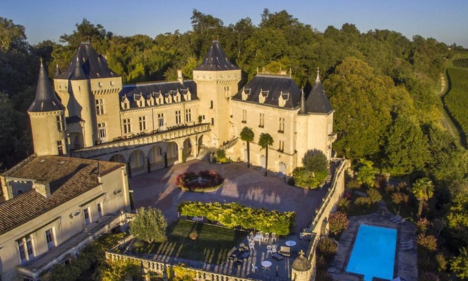 La Riviere Lit Et Petit-Déjeuner | Château de La Rivière