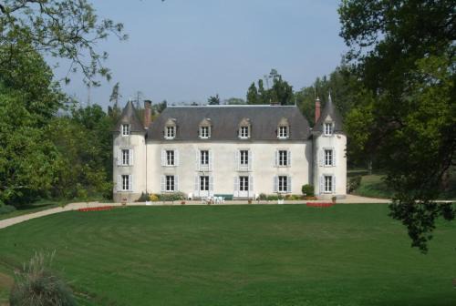 Guer Lit Et Petit-Déjeuner | Château de La Ville-Huë