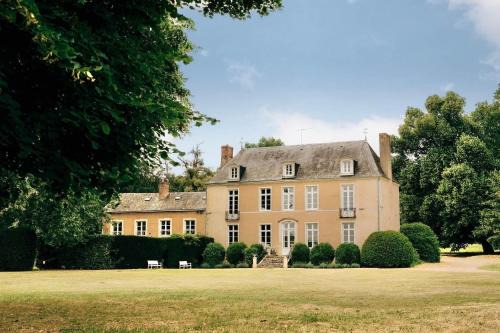 Bazouges-sur-le-Loir Maison | Château de Marigné - Gîte de charme- 15 pl
