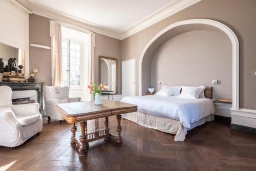 Hurigny Lit Et Petit-Déjeuner | Château de Salornay