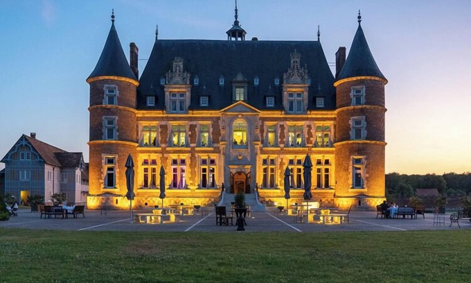 Boissey-le-Chatel Hôtel | Château de Tilly