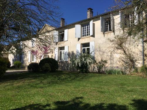 Sainte-Croix-Du-Mont Maison | Château de Vertheuil