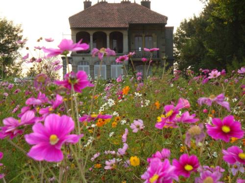 Savigny-en-Revermont Maison | Château de Villeron