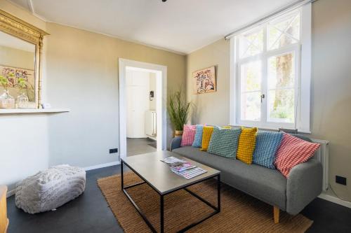Cuesmes Appartement | Château La Fontaine - Stylish Manor - Green Environment